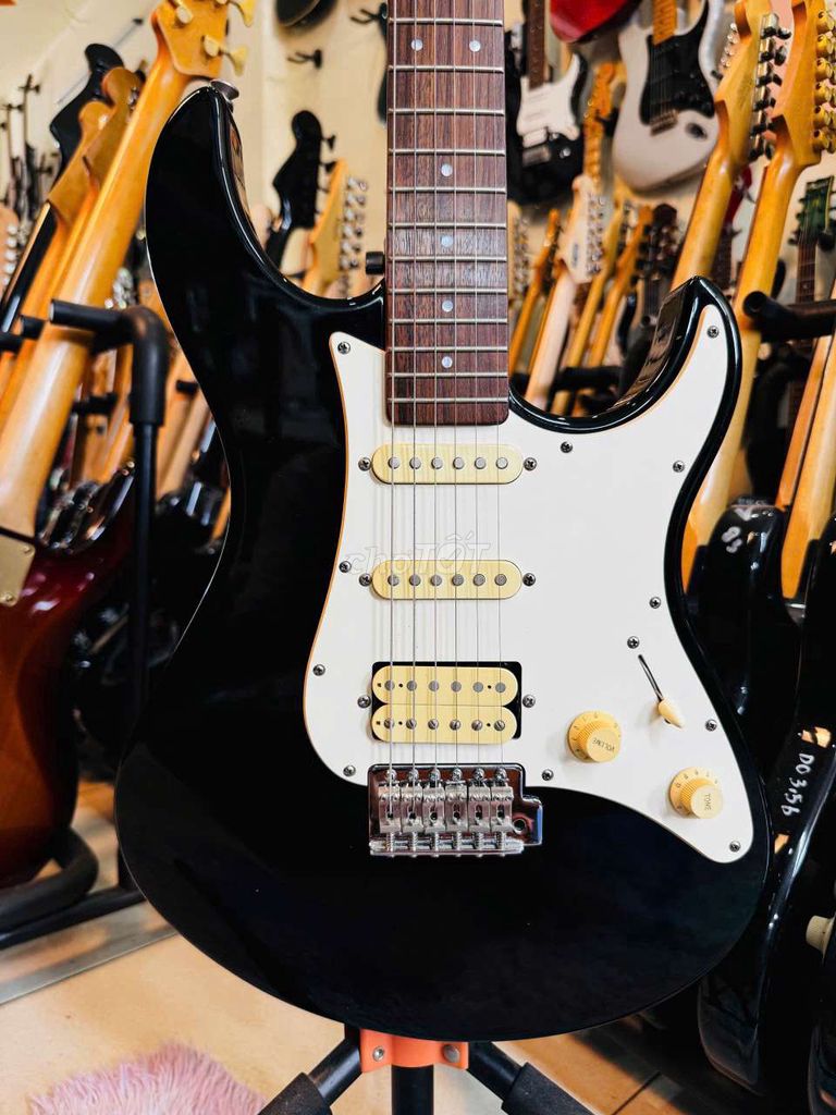 Guitar điện Yamaha Pacifica 112J Đen. Mua bán Nhạc cụ tại Thành phố Thủ Dầu Một Bình Dương được đăng bởi Hiếu Trần hình 1