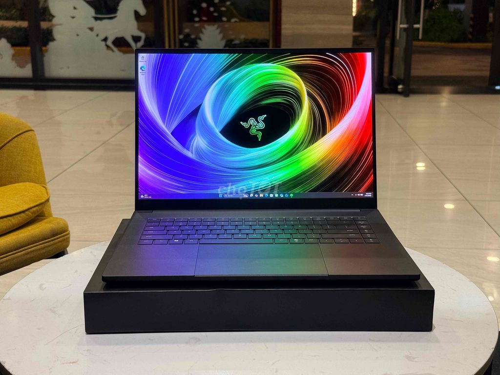 Razer Blade 16 2025 AI 9 365 32G 2TB 5070Ti OLED. Mua bán Laptop tại Quận 10 Tp Hồ Chí Minh được đăng bởi Trung Trương hình 1