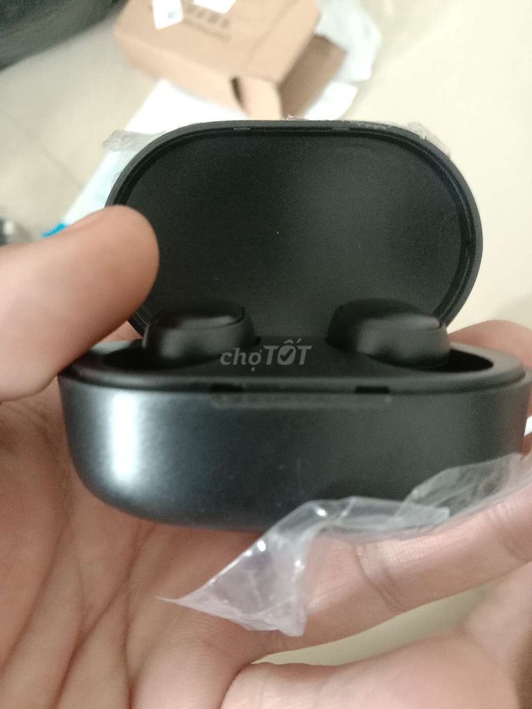 Cần thanh lý tai nghe Bluetooth ko dây bao đẹp bền
