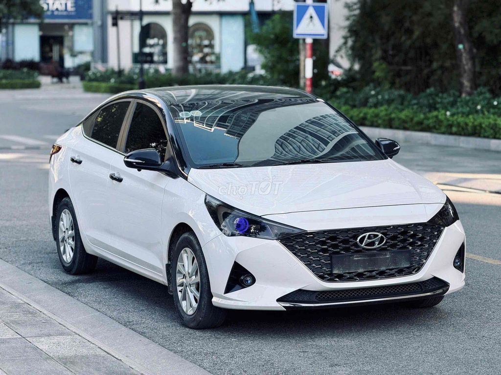 Hyundai Accent 2022 белый супервнешний вид