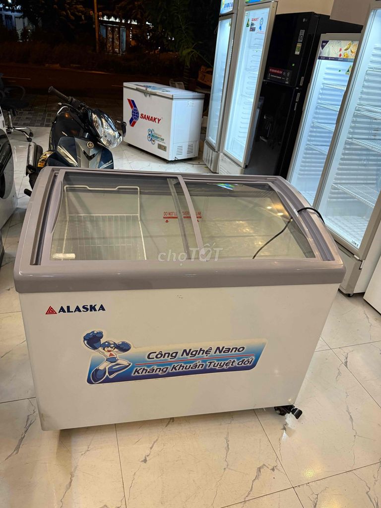 Tủ đông kính Alaska 300L. BH hãng đến 11/2025