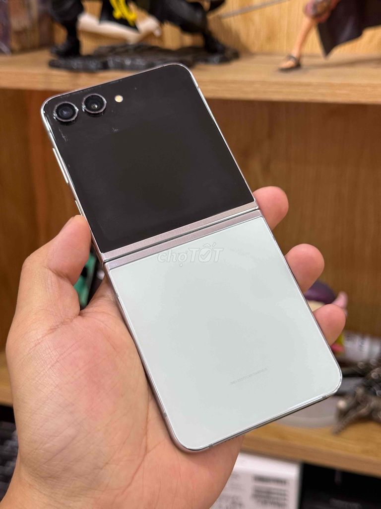 Samsung Zflip5 512GB xanh. Mua bán Điện thoại tại Quận 10 Tp Hồ Chí Minh được đăng bởi Hậu Lưu hình 1