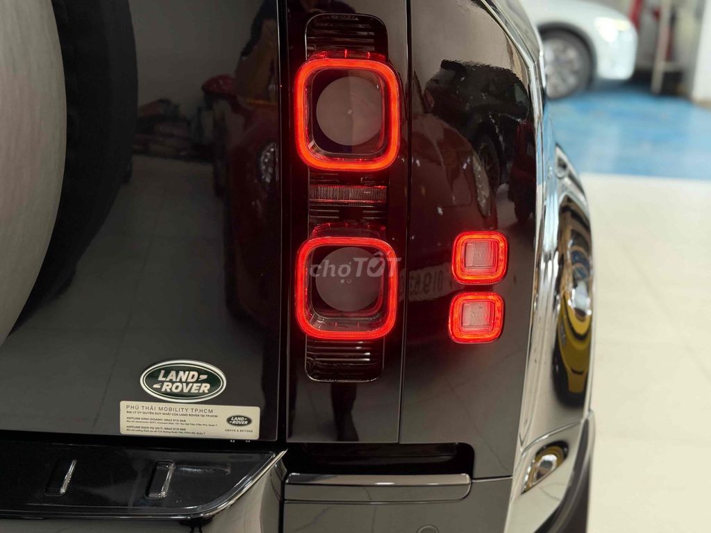 Defender 110HSE 2022 P300 23.000 km. Mua bán Ô tô tại Quận Tân Bình Tp Hồ Chí Minh được đăng bởi Nguyễn Văn Lâm hình 3