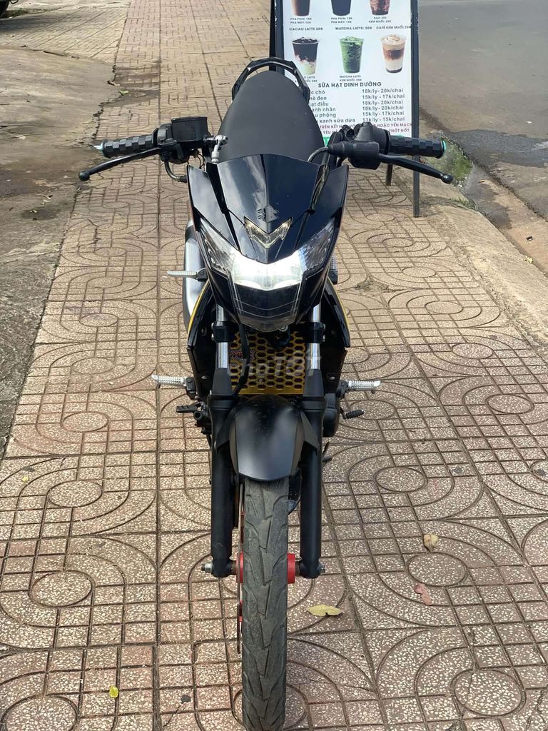 BÁN SUZUKI SATRIA MÁY ZIN ÊM CÓ GÓP ĐƯA 2 TRIỆU. Mua bán Xe máy tại Thành phố Buôn Ma Thuột Đắk Lắk được đăng bởi XE MÁY ĐÔNG TÚ hình 3