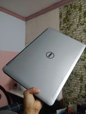 Bán Laptop Dell E6540 90% - 95%, i7/8GB/1TB HDD