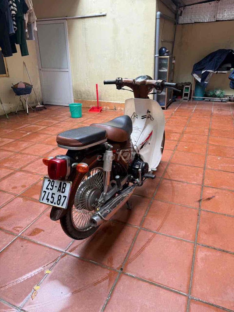 e bán xe cúp 50cc xe còn rất đẹp đời cao đèn lead. Mua bán Xe máy tại Quận Long Biên Hà Nội được đăng bởi Nguyen Chung hình 2