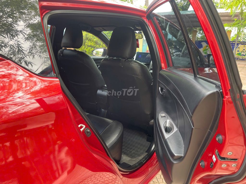 Gia đình cần bán xe Toyota Yarit 1.3G sx 2015