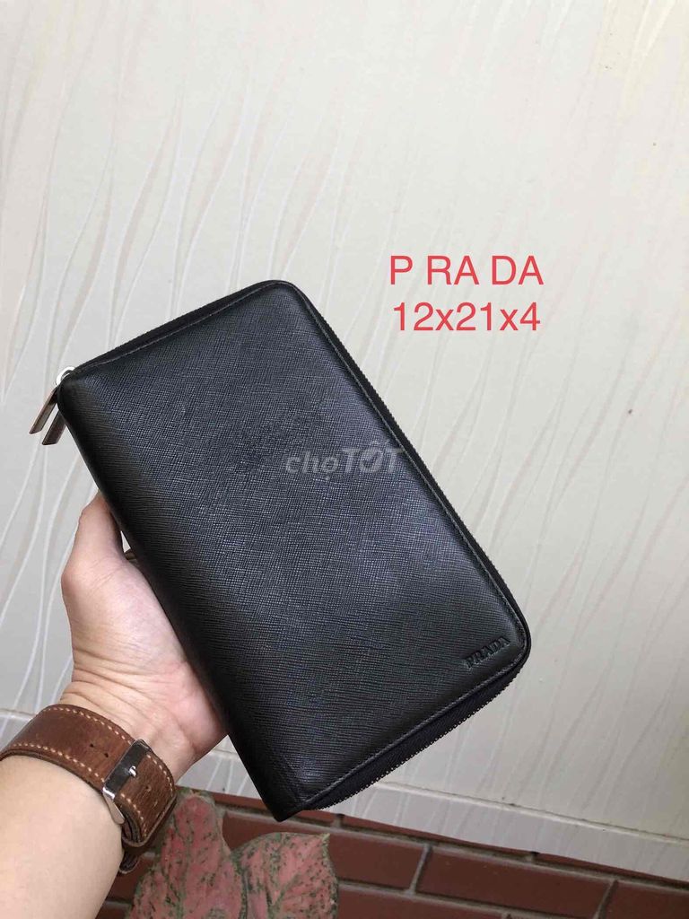 Ví cầm tay hiệu PRADA