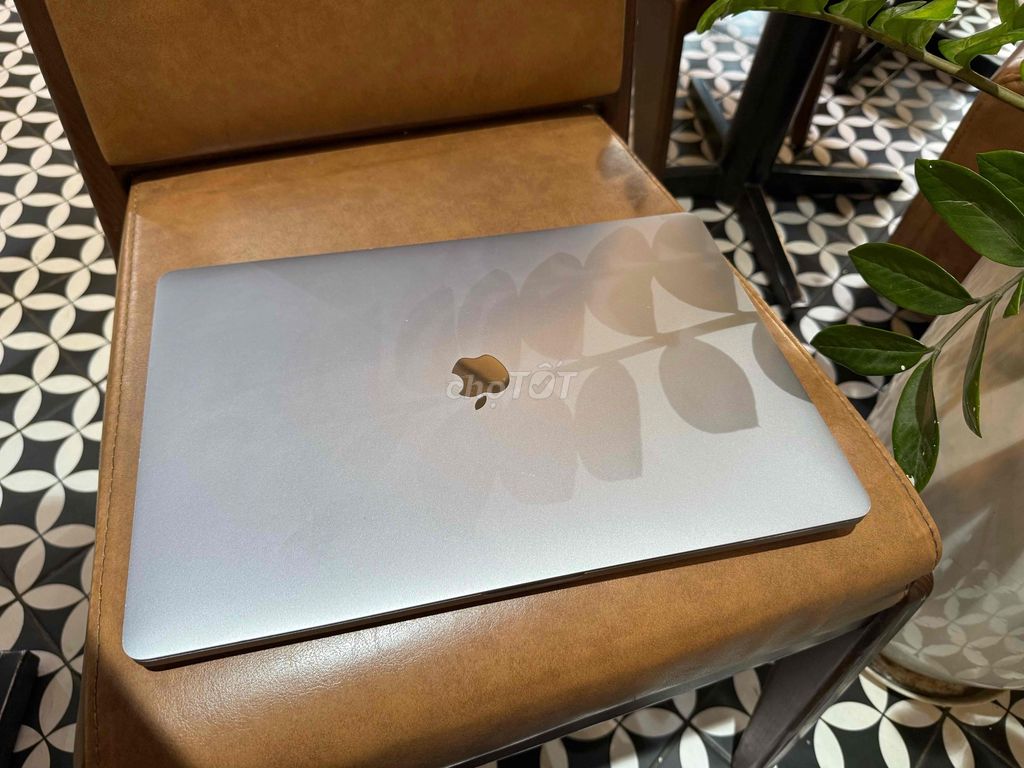 MacBook Pro 2019 16-inch – Cấu hình cao, làm việc. Mua bán Laptop tại Quận Gò Vấp Tp Hồ Chí Minh được đăng bởi thị thanh ngân lê hình 1