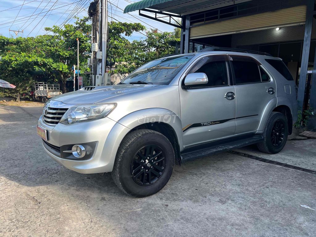 Toyota Fortuner 2016 Dầu Bạc 179261 km. Mua bán Ô tô tại Huyện Định Quán Đồng Nai được đăng bởi Tran trung thanh hình 2