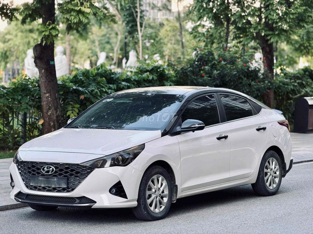 Hyundai Accent 2022 белый супервнешний вид