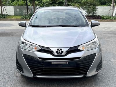 Bán xe Toyota Vios 2019 số sàn màu bạc 2019