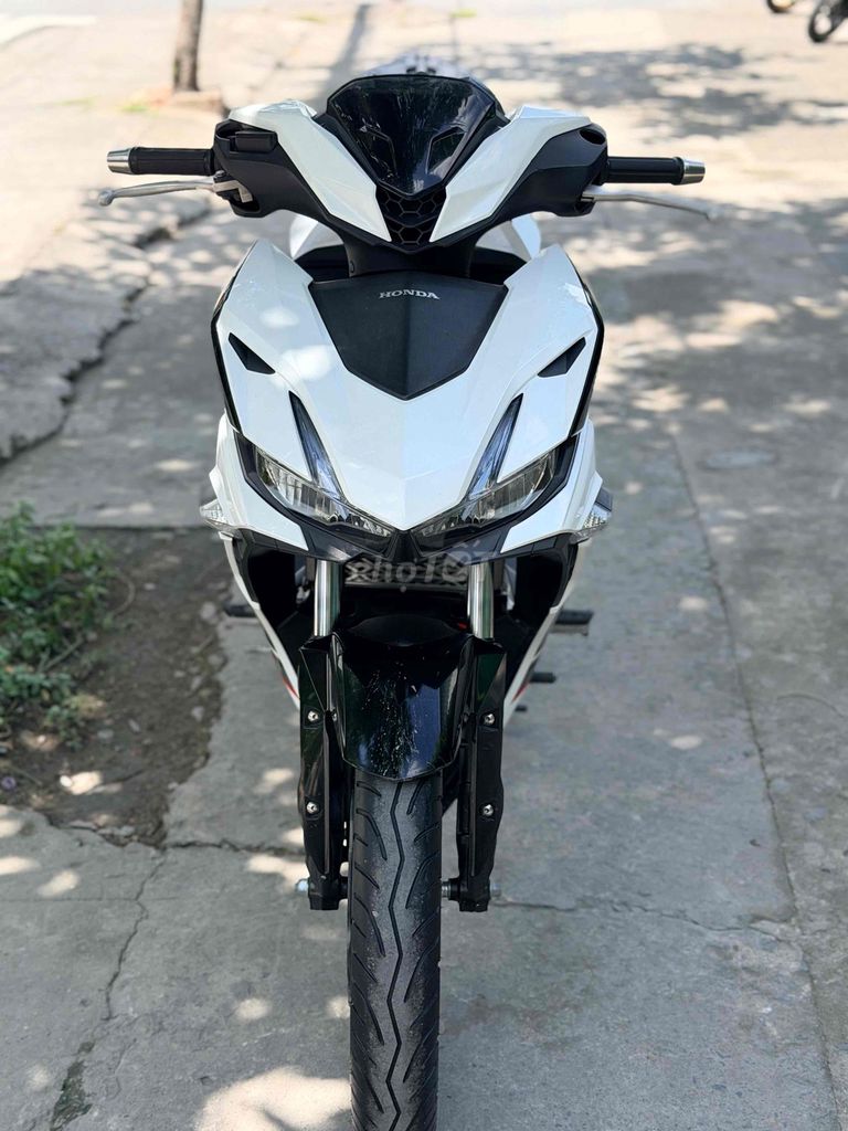 Honda Winner X 2022 Бело-черный 19 000 км