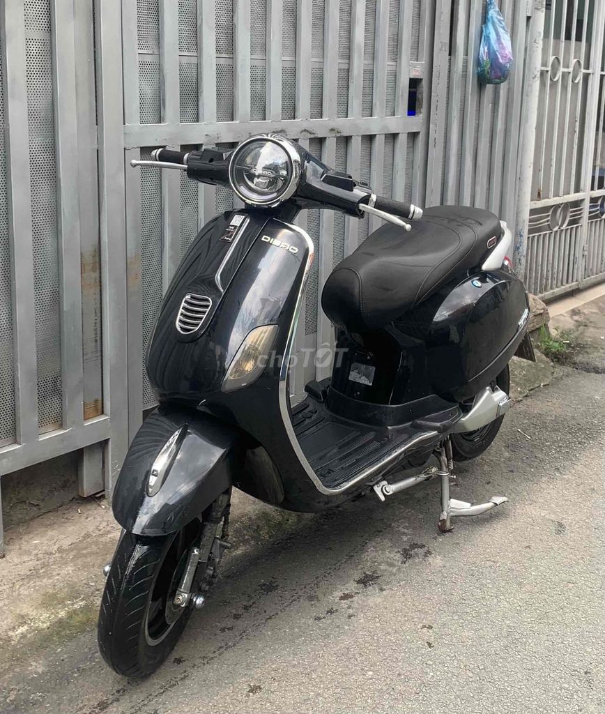 Продается б/у электрический скутер Dibao Vespa - номерной знак cavet в Хошимине