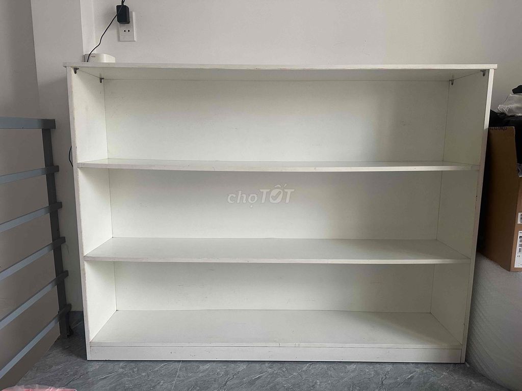 Thanh lý Kệ gỗ trắng 1m4 3 tầng. Mua bán Tủ, kệ gia đình tại Quận 12 Tp Hồ Chí Minh được đăng bởi Nguyễn Thu hình 1