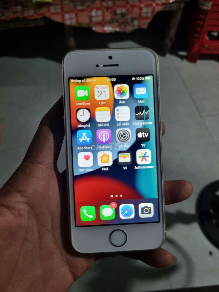 Apple iPhone SE Vàng Đã qua sử dụng. Mua bán Điện thoại tại Huyện Long Mỹ Hậu Giang được đăng bởi nguyễn tân hình 1