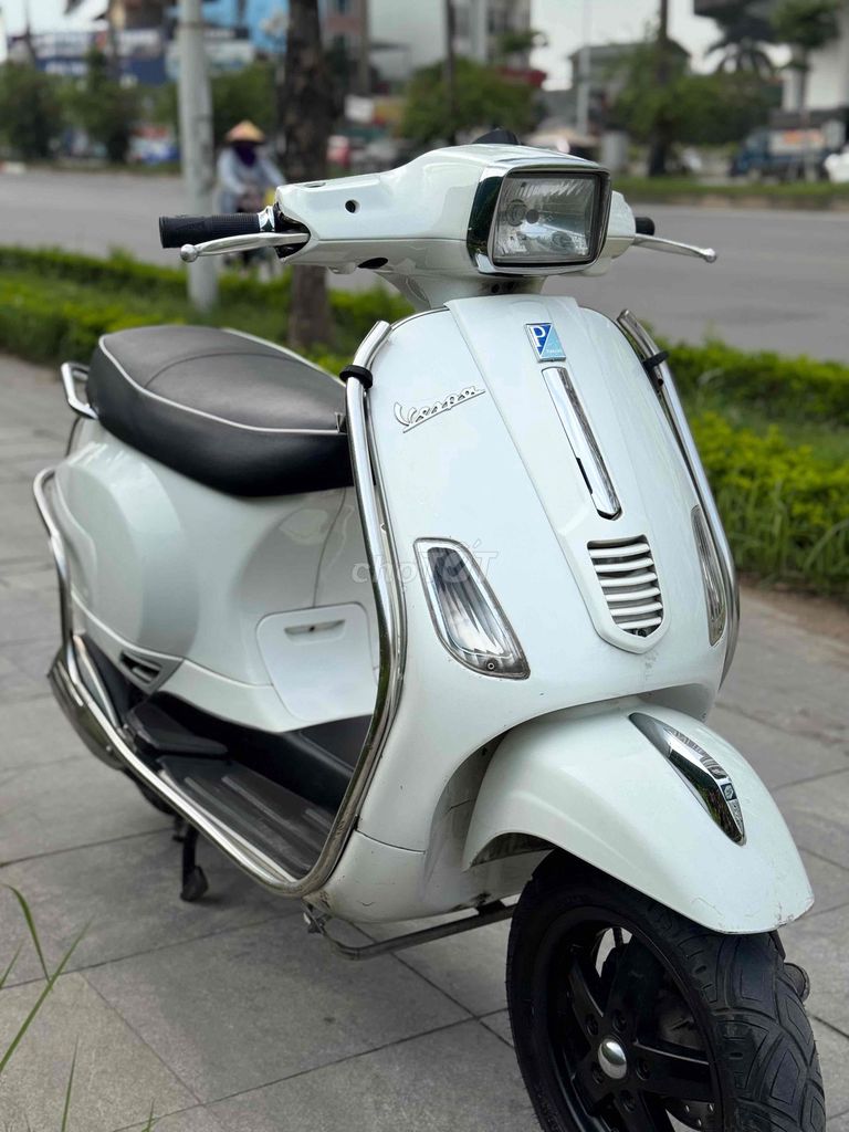 Piaggio Vespa S White 125 куб. см, то есть экономия топлива