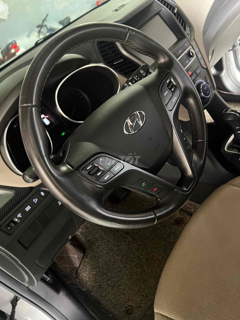 Hyundai Santa Fe Xăng  50.000 km 1 đời chủ. Mua bán Ô tô tại Thành phố Dĩ An Bình Dương được đăng bởi Bảo Khang hình 9