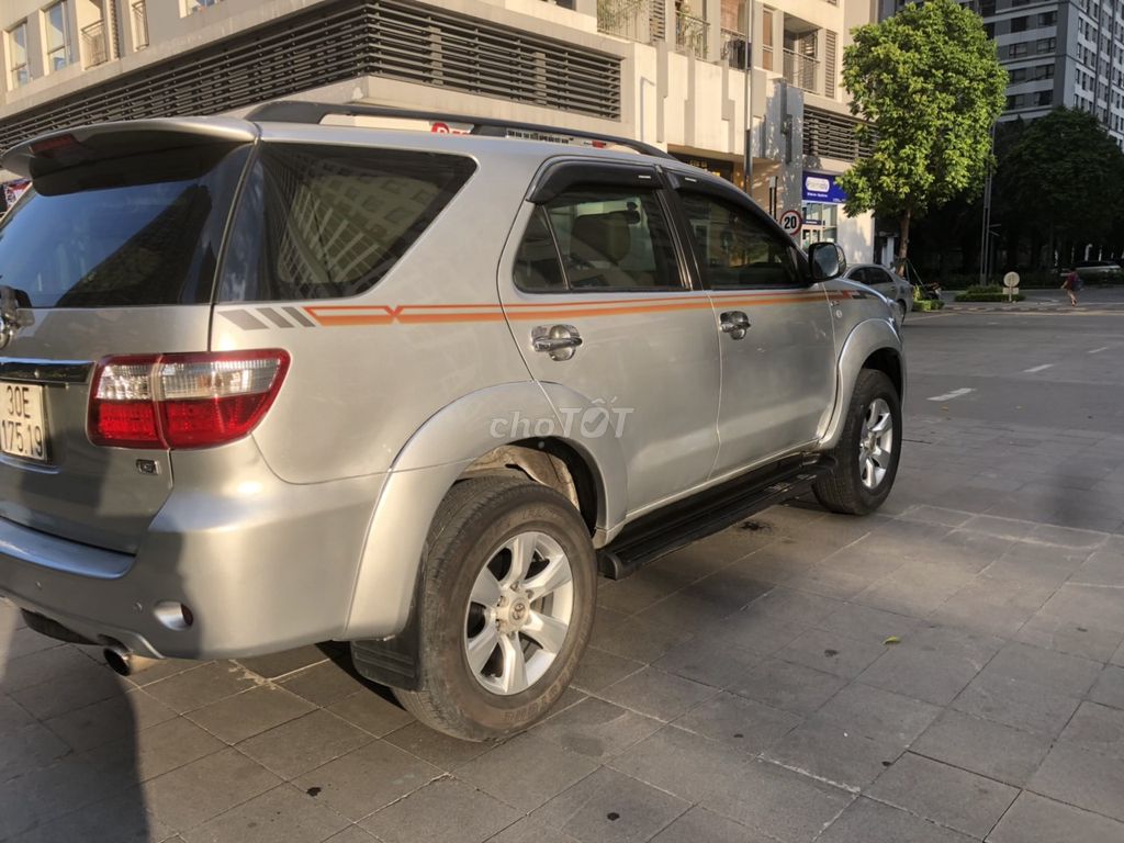 0983501974 - Toyota Fortuner 2011 Số sàn