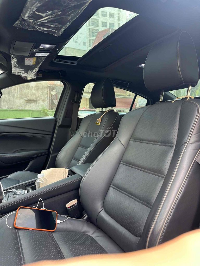 Mazda 6 bản 2.5 Premium odo 18.000km. Mua bán Ô tô tại Quận Long Biên Hà Nội được đăng bởi Bùi Đình Thông hình 10