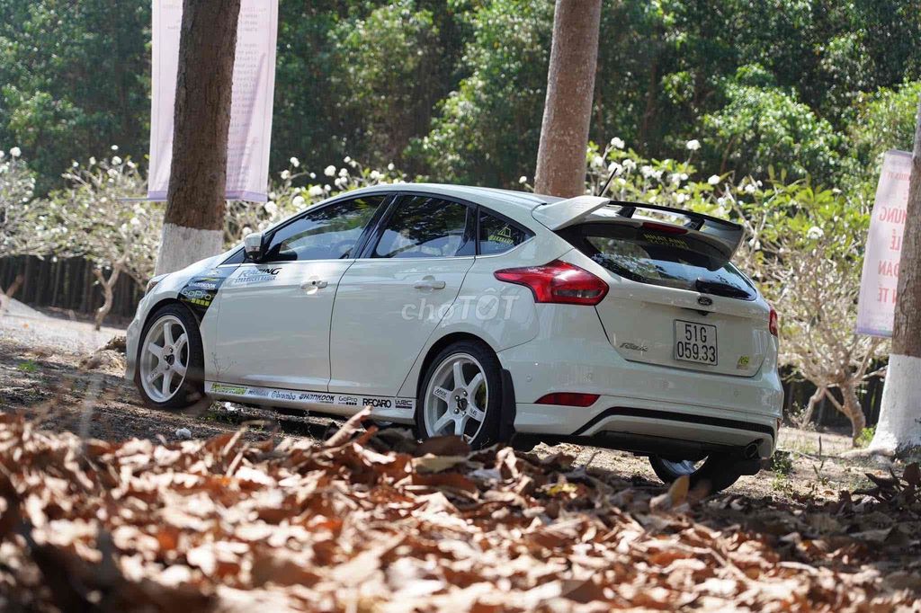 Ford Focus S 2018 Sport 52.000 km. Mua bán Ô tô tại Quận Bình Thạnh Tp Hồ Chí Minh được đăng bởi Nhat Anh hình 4