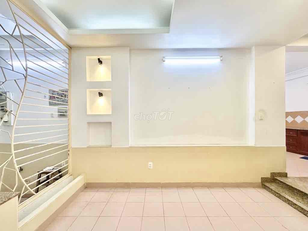 HXH Lý Chính Thắng 43m2, 4 tầng Nhỉnh 7 tỷ sát Mặt Tiền. Mua bán nhà ở tại Quận 3 Tp Hồ Chí Minh được đăng bởi Trần Hiếu hình 1