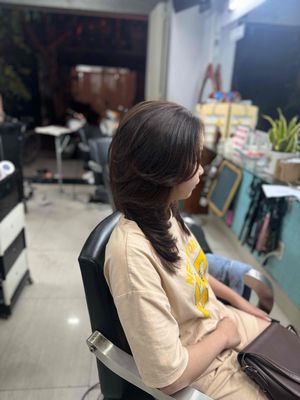 tìm thợ phụ tóc,biết gội đầu làm móng