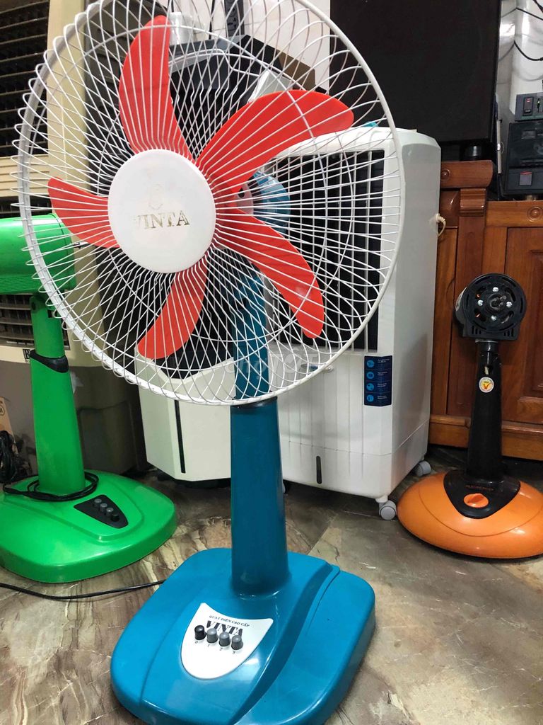 Quạt đứng VINTA Xanh, Đỏ, Trắng. Mua bán Quạt tại Thị xã Bến Cát Bình Dương được đăng bởi Nguyễn Minh Vương hình 1