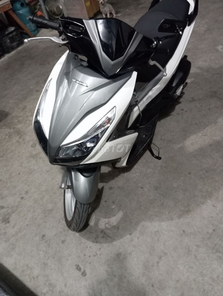 Honda Air Blade Trắng Xám. Mua bán Xe máy tại Quận Lê Chân Hải Phòng được đăng bởi Thanh Duy hình 3