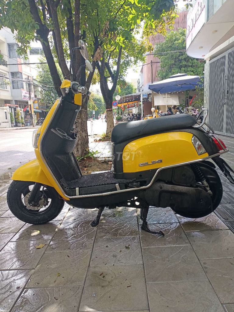 Скутер Yamaha CUXI желтый