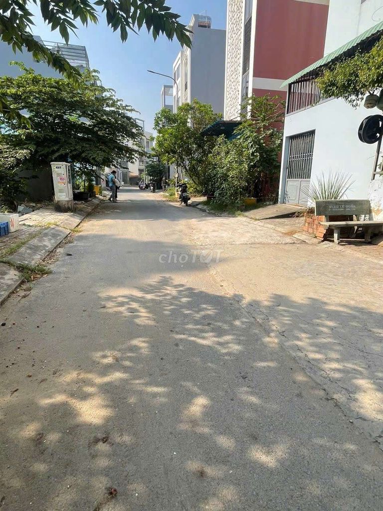 Bán đất hẻm 117 hồ văn long, đối diện trường học cấp3..