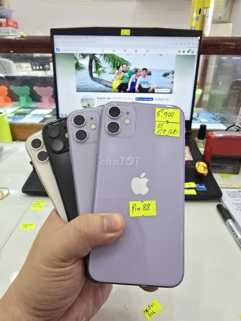 iPhone 11 64GB 128GB - Có Trả Góp. Mua bán Điện thoại tại Thành phố Long Xuyên An Giang được đăng bởi Facebook Cầm Đồ Thúy Vân hình 1