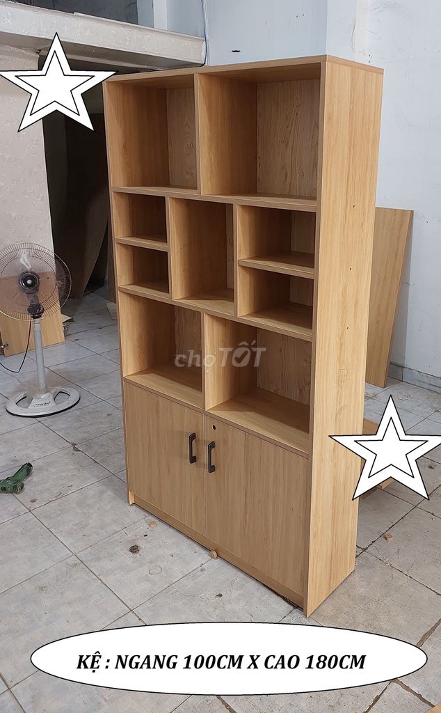 KỆ TRƯNG BÀY VÁN MDF & KỆ SALE CAO 1M80