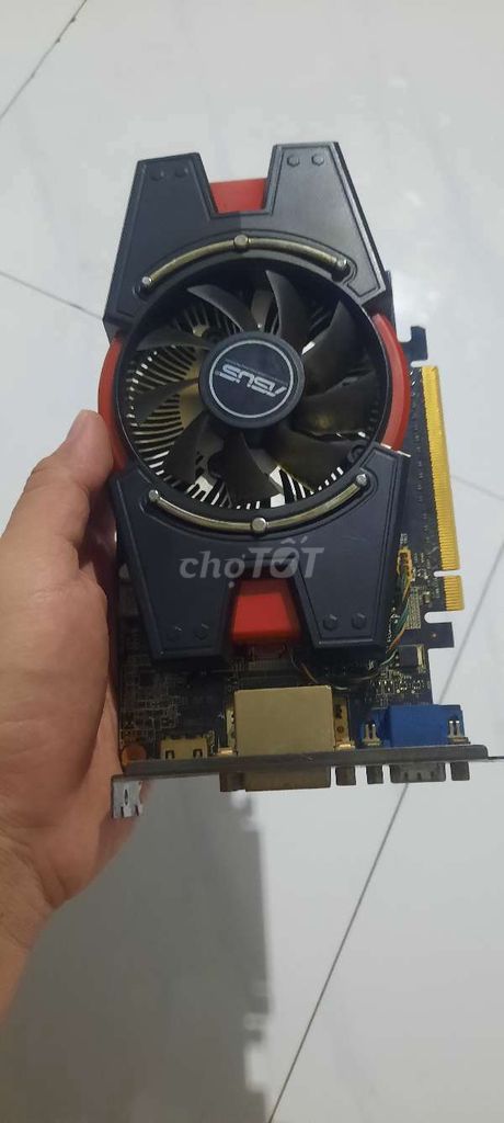 Card màn hình vga GT640 2gb d3 đang sử dụng tốt