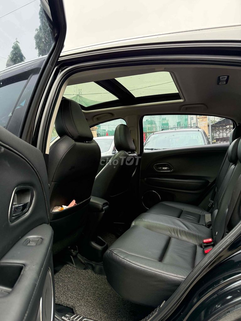 honda HRV 1.8 lit 2028 nhập khẩu thái lan. Mua bán Ô tô tại Quận Long Biên Hà Nội được đăng bởi Le hao hình 5