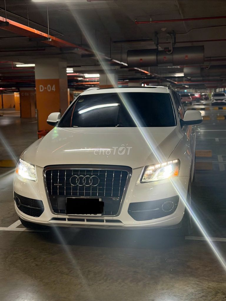 Ауди Q5 QUATTRO ПРЕМИУМП 2.0T модель 2010 года