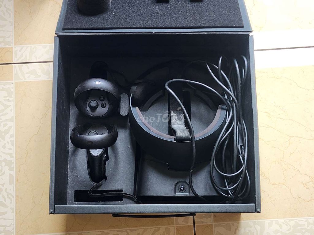 Kính thực tế ảo (VR) Oculus Rift S fullbox. Mua bán Thiết bị đeo thông minh tại Quận Tân Bình Tp Hồ Chí Minh được đăng bởi Huynh Hoang Hai hình 1