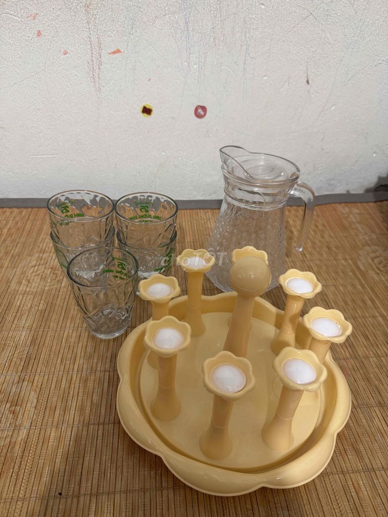 Bộ bình nước cốc Thủy tinh Nhựa Vàng. Mua bán Dụng cụ nhà bếp tại Quận Hà Đông Hà Nội được đăng bởi Ji Mei hình 1