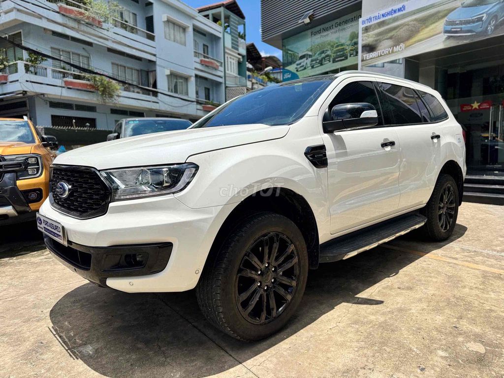 Everest 2 cầu xe đi rất ít bán tại Đại Lý Ford. Mua bán Ô tô tại Quận Tân Bình Tp Hồ Chí Minh được đăng bởi FORD PHỔ QUANG XE CŨ hình 2