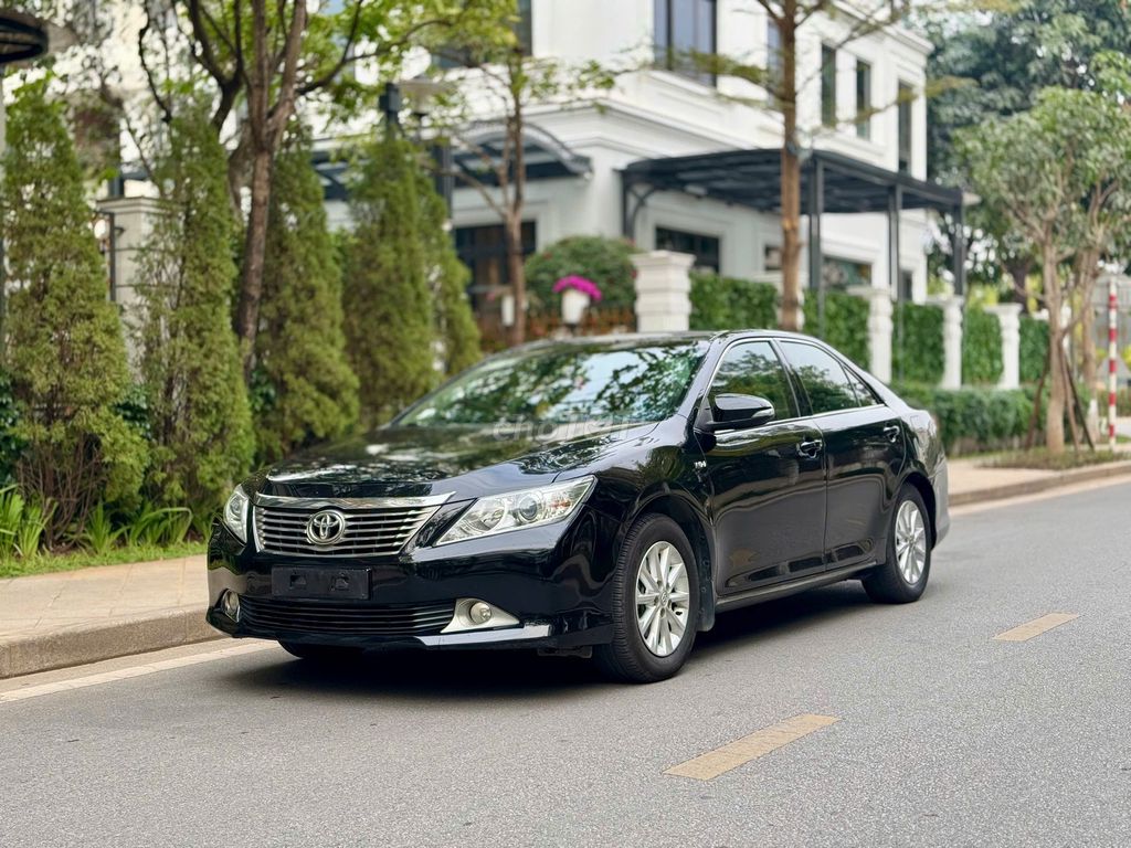 Toyota Camry 2012 2.0E - 100000 km