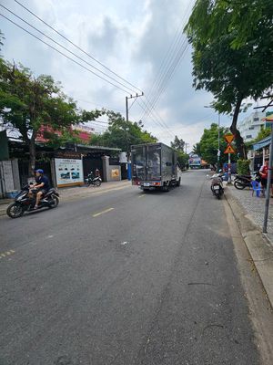 CHÍNH CHỦ GỞI BÁN TÒA NHÀ 4 TẦNG. NGAY TRƯỜNG HỌC CẤP 1,2,3 TP DĨ AN. Mua bán văn phòng, mặt bằng kinh doanh tại Thành phố Dĩ An Bình Dương được đăng bởi ANH ĐÀO