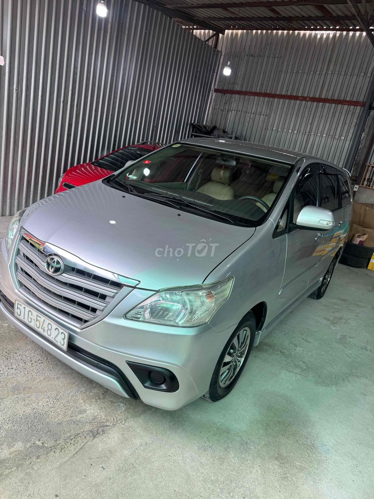 Toyota Innova 2015 механика серебристый