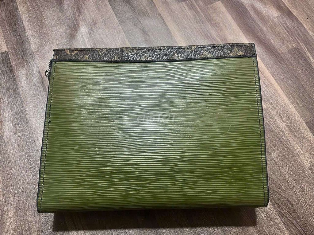 Clutch nam cầm tay Louis Vuitton. Mua bán Túi xách tại Quận Bình Thạnh Tp Hồ Chí Minh được đăng bởi Đồ2hand hình 2