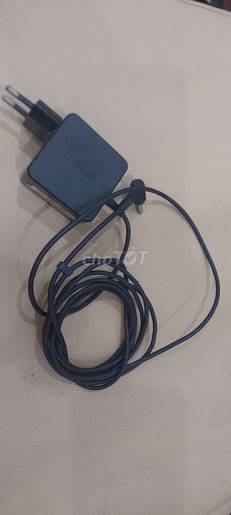 Sạc laptop ASUS AD890026 Đen. Mua bán Phụ kiện (Màn hình, Chuột...) tại Quận Thanh Khê Đà Nẵng được đăng bởi Good good hình 1