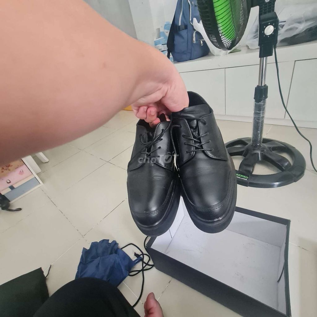 Bán đôi giày mua mà ko đi. Mua bán Giày dép tại Quận Gò Vấp Tp Hồ Chí Minh được đăng bởi Tuấn hình 4