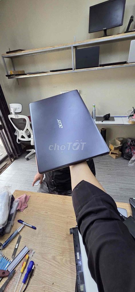 Acer A315 i5 8G/256/Vga rời 2Gb chiến game ngon. Mua bán Laptop tại Quận Bình Thạnh Tp Hồ Chí Minh được đăng bởi Laptop 2H hình 1