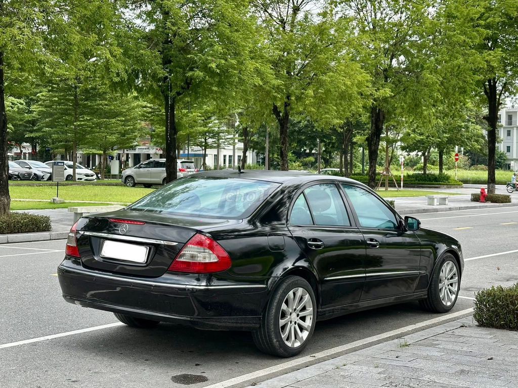 Mercedes Benz E Class 2008 E200 - 160000 km. Mua bán Ô tô tại Quận Hoàng Mai Hà Nội được đăng bởi Anh Tú hình 3