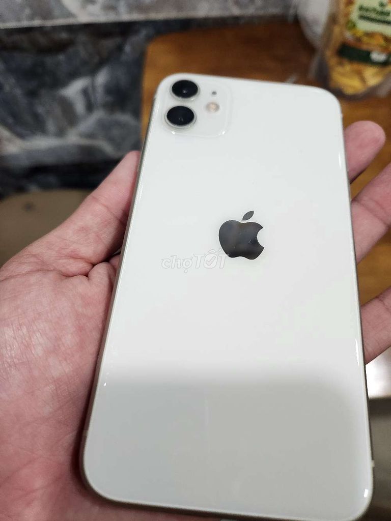 iPhone 11 128GB QT Trắng zin ngoại hình mới 90%