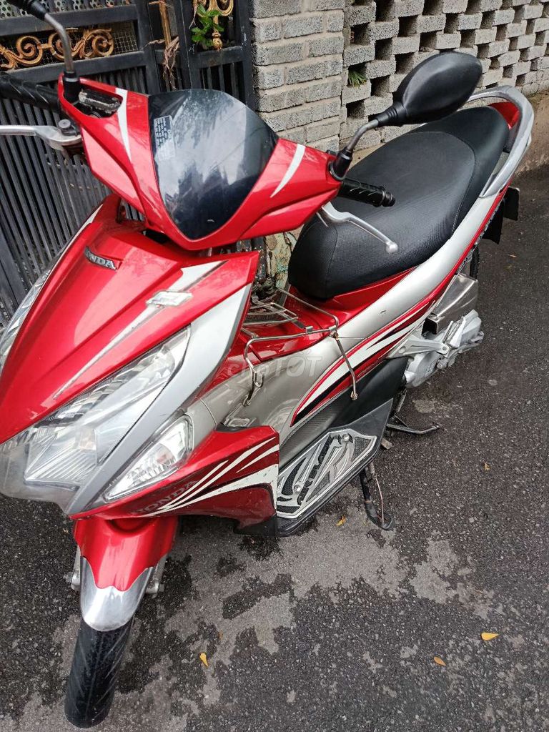 Honda Air Blade Đỏ bạc. Mua bán Xe máy tại Quận Hải Châu Đà Nẵng được đăng bởi Vu hình 1
