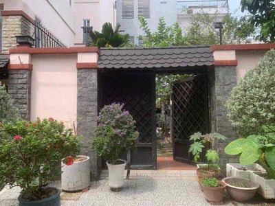 Lô đất đẹp ngang 5,6m Dương Quảng Hàm p6 Giá 12 tỷ